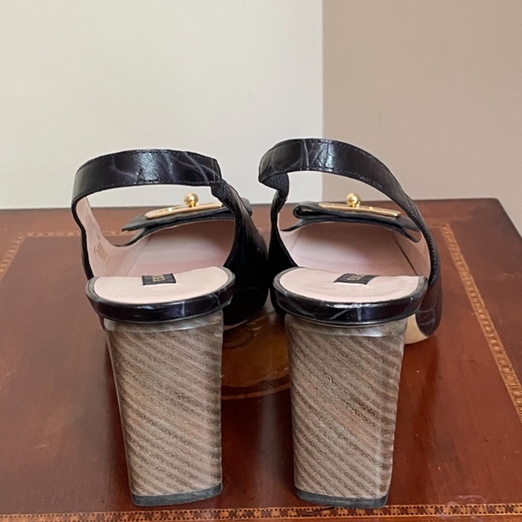 Escada  Designer NWOT Leather Sling back Pump - Picture 5 of 16